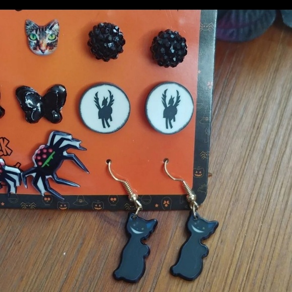 2 Packs of Halloween Earrings Cats Witches - Picture 3 of 5